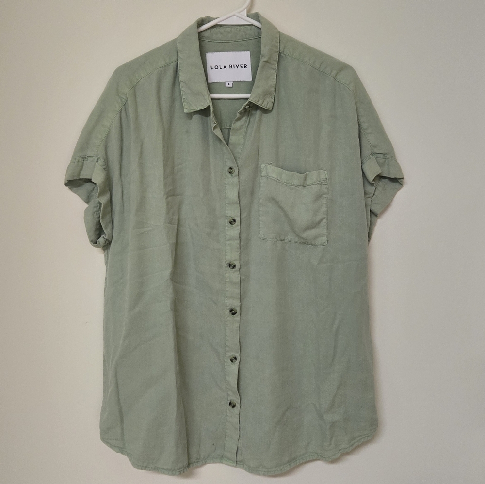 Lola River Casual Short Sleeve Button-Up Shirt Soft Green Size Large